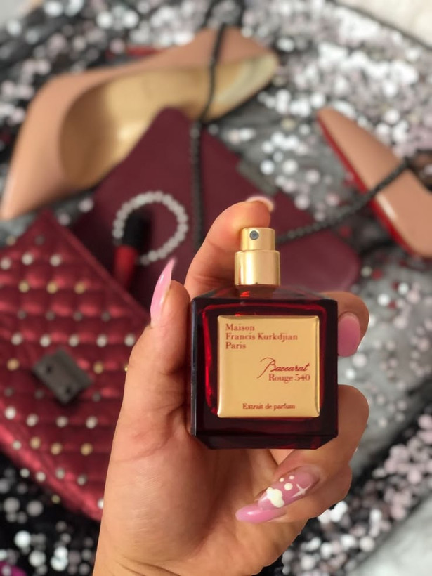 عطر باکارات رژ